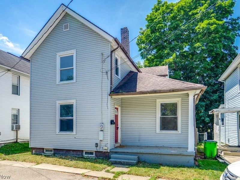 327 Schrock Place SW, Massillon, OH 44647 Photo 2