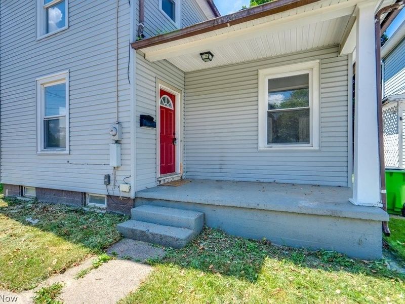 327 Schrock Place SW, Massillon, OH 44647 Photo 3
