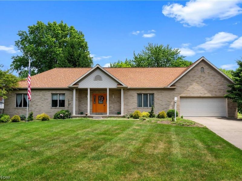 4524 Leawood Drive NE, Canton, OH 44714 Photo 1