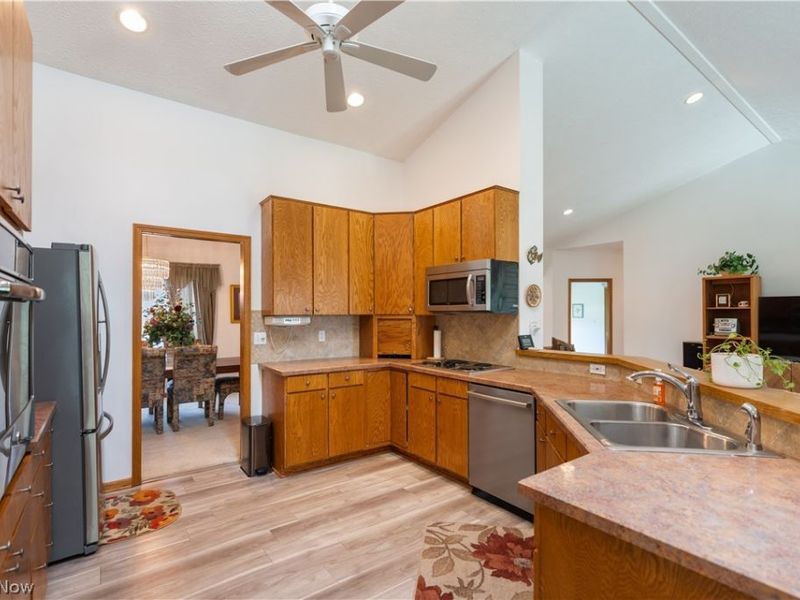 4524 Leawood Drive NE, Canton, OH 44714 Photo 19