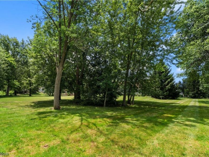 4524 Leawood Drive NE, Canton, OH 44714 Photo 6