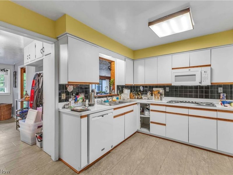 21757 Mastick Road, Fairview Park, OH 44126 Photo 8