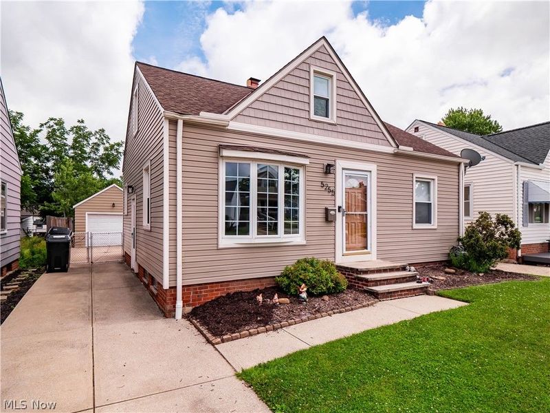 5255 W 46th Street, Parma, OH 44134 Photo 2