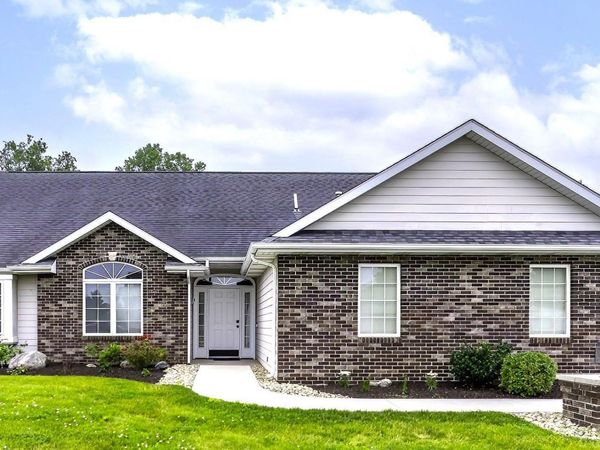 1906 Kelleys Landing, Fort Wayne, IN 46825