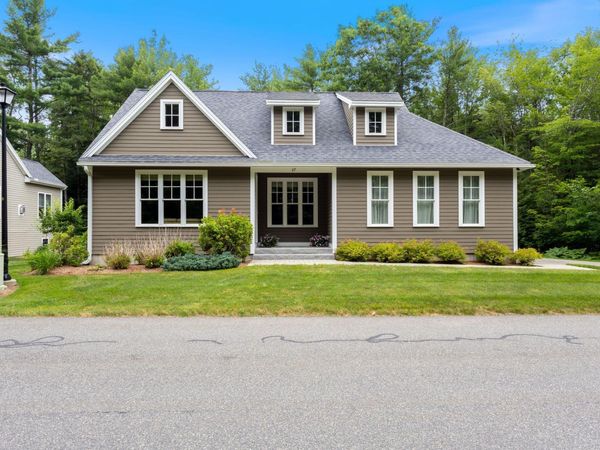 27 Sycamore Lane, Unit 1, Kennebunk, ME 04043