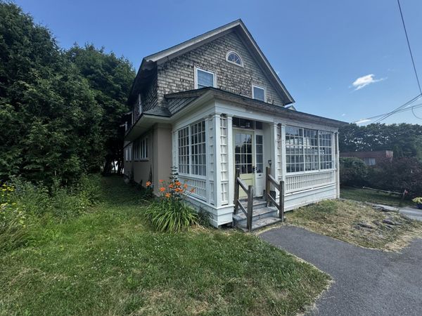 215 French Street , Bangor, ME 04401