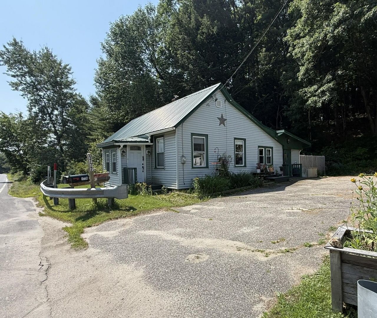 1777 Riverside Drive Auburn, ME 04210