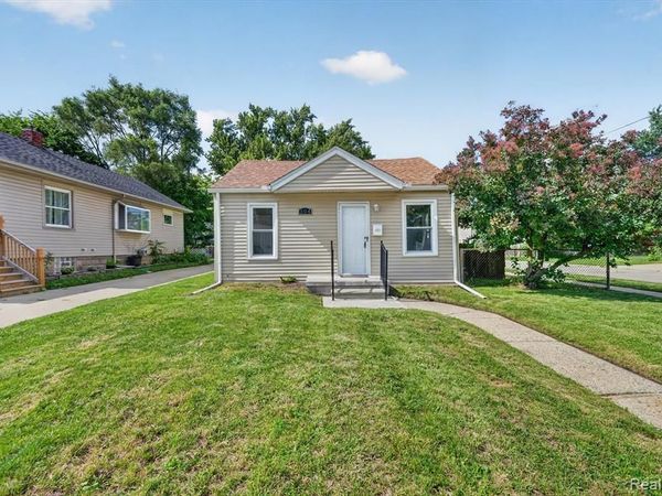 304 W Kalama Avenue, Madison Heights, MI 48071