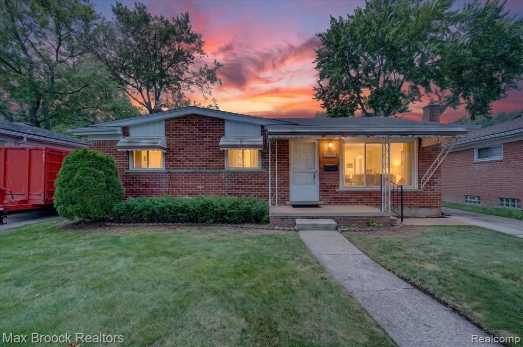 27659 Palmer Lane, Madison Heights, MI 48071 Main Photo