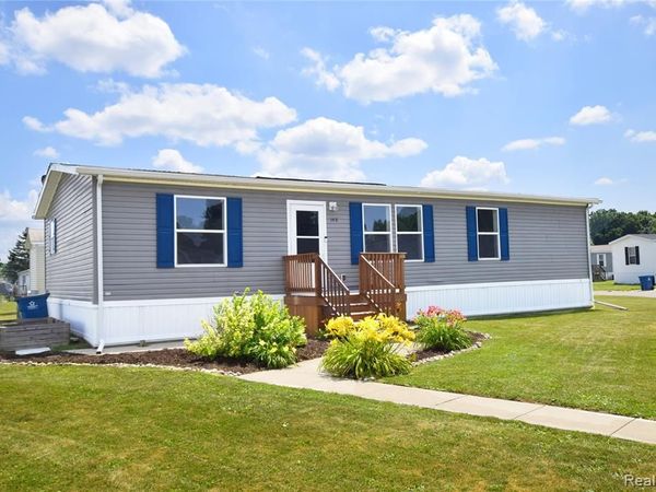 148 Pheasant Lane, Grand Blanc Twp, MI 48439