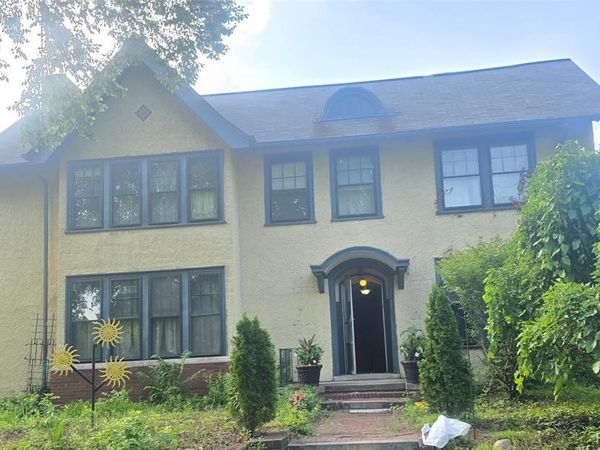 862 Chicago blvd, E, Detroit, MI 48202