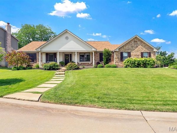 2348 Fairwood Forest Court , Chesterfield, MO 63017