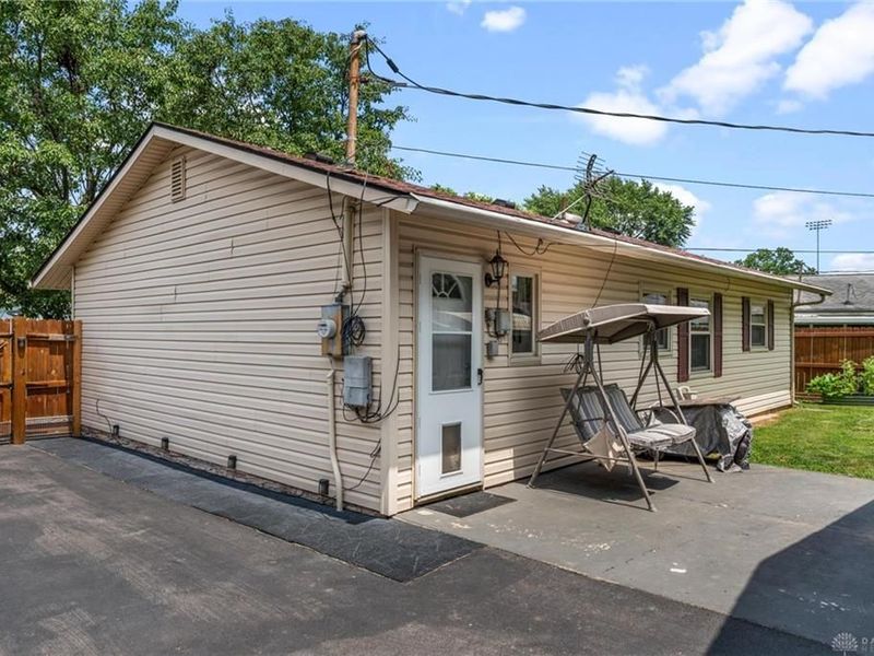 1093 Frost Circle Drive, Xenia, OH 45385 Photo 5