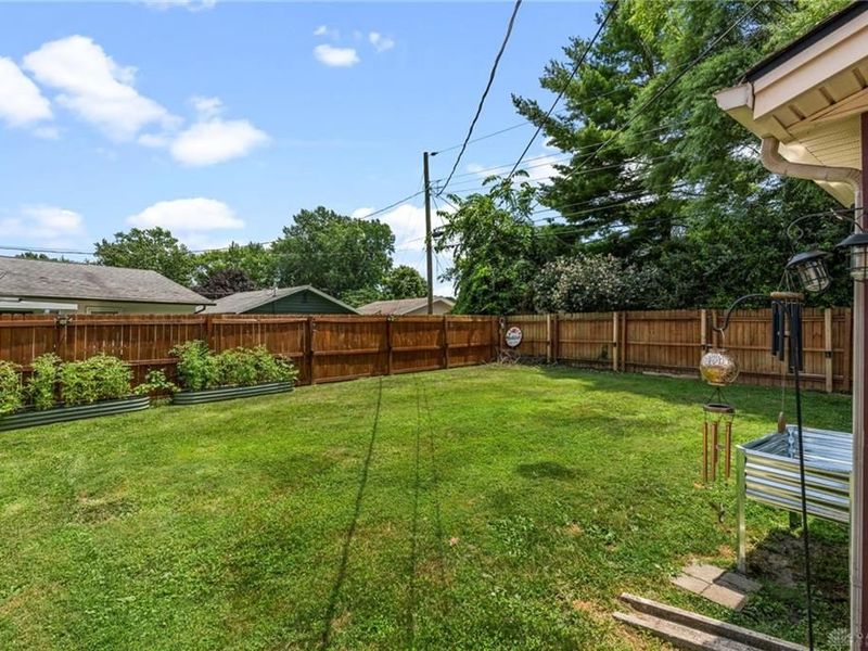 1093 Frost Circle Drive, Xenia, OH 45385 Photo 6