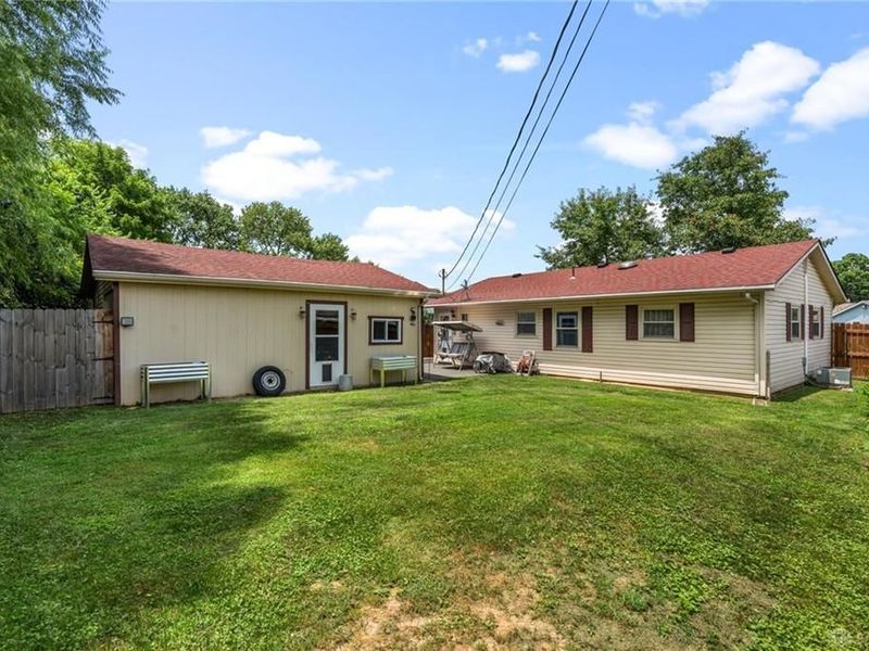 1093 Frost Circle Drive, Xenia, OH 45385 Photo 7