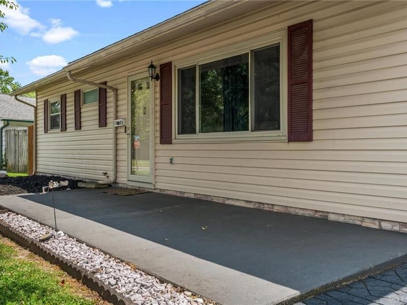 1093 Frost Circle Drive, Xenia, OH 45385 Photo 9