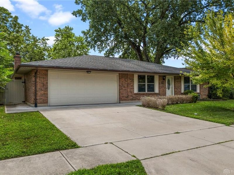 5469 Woodgate Drive, Huber Heights, OH 45424 Photo 1