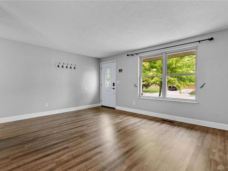 5469 Woodgate Drive, Huber Heights, OH 45424 Photo 12