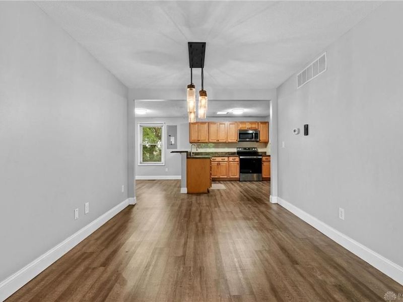 5469 Woodgate Drive, Huber Heights, OH 45424 Photo 14