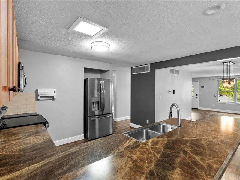 5469 Woodgate Drive, Huber Heights, OH 45424 Photo 17