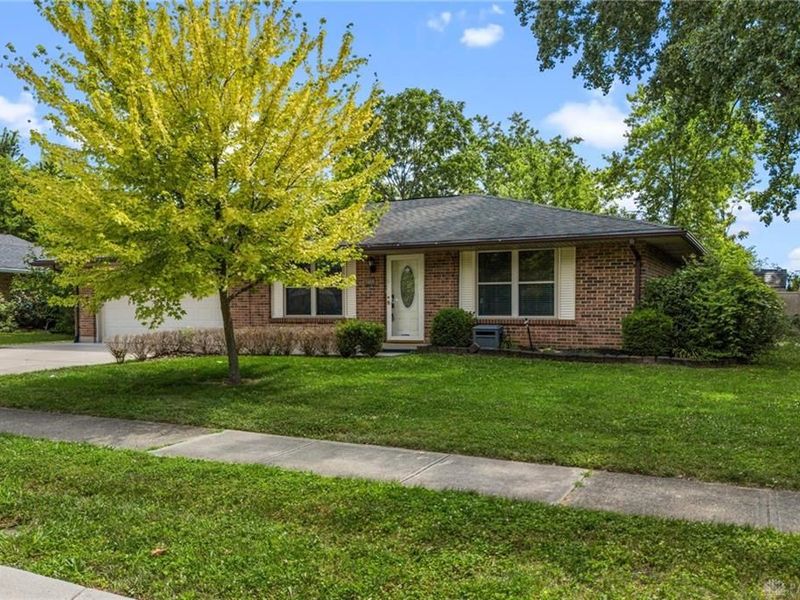 5469 Woodgate Drive, Huber Heights, OH 45424 Photo 3