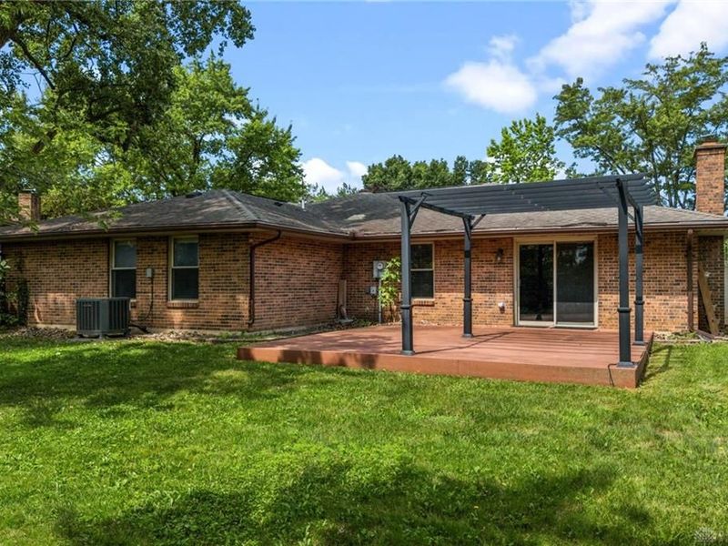 5469 Woodgate Drive, Huber Heights, OH 45424 Photo 4