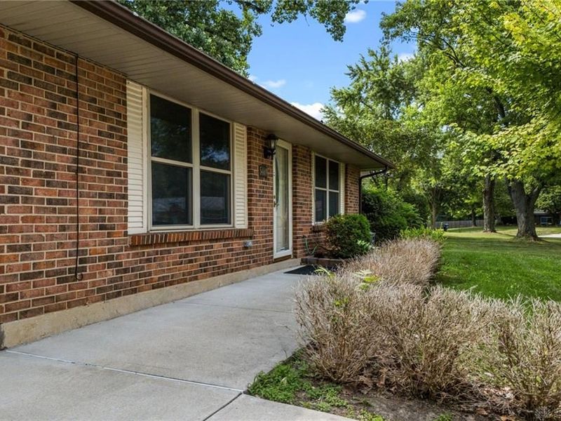 5469 Woodgate Drive, Huber Heights, OH 45424 Photo 7