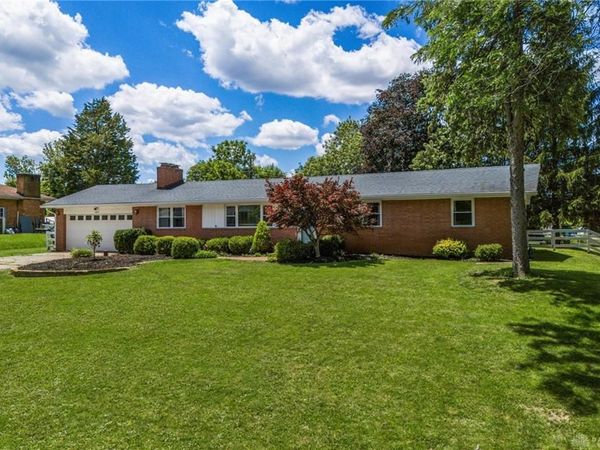2616 N Emerald Drive, Beavercreek, OH 45431