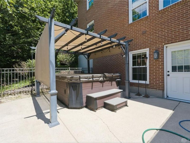 7661 Huntsman Lane, West Chester, OH 45069 Photo 6