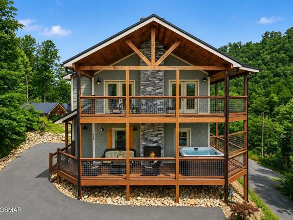 856 Crest View Drive , Gatlinburg, TN 37738