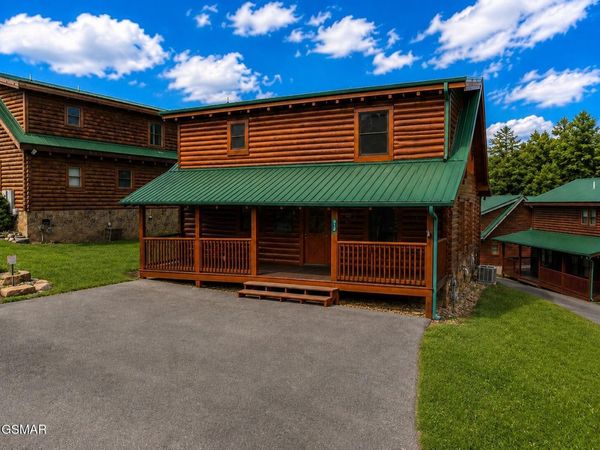 612 Cherry Blossom Way , Pigeon Forge, TN 37863