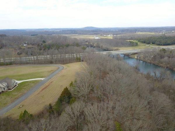 194 Waterstone Drive, Benton, TN 37307