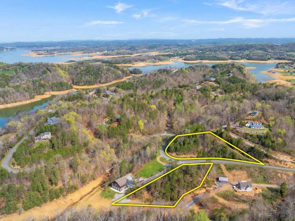 2 Caywood Road , Unit 2, Dandridge, TN 37725
