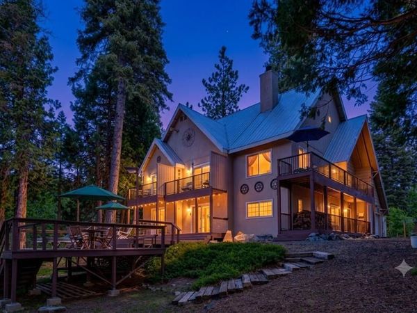 1221 Highway 41, Fish Camp, CA 93623