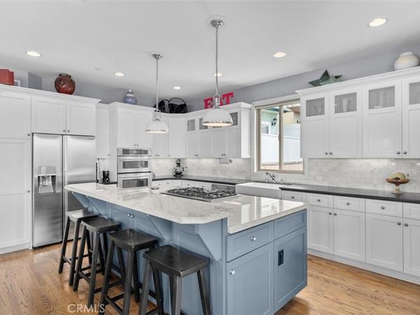 614 Manhattan Beach Boulevard, Manhattan Beach, CA 90266
