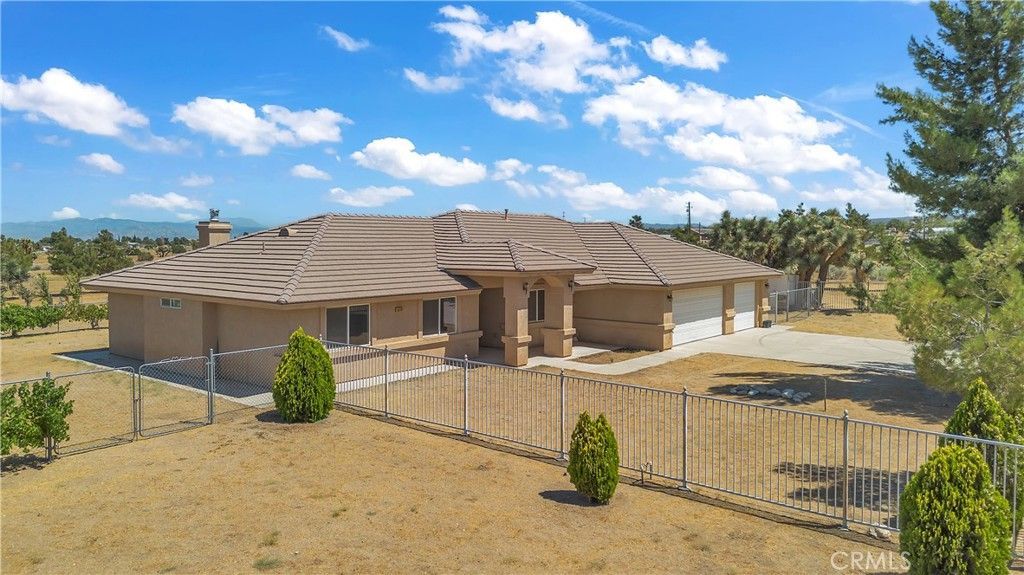 9379 Middleton Road, Phelan, CA 92371 Main Photo