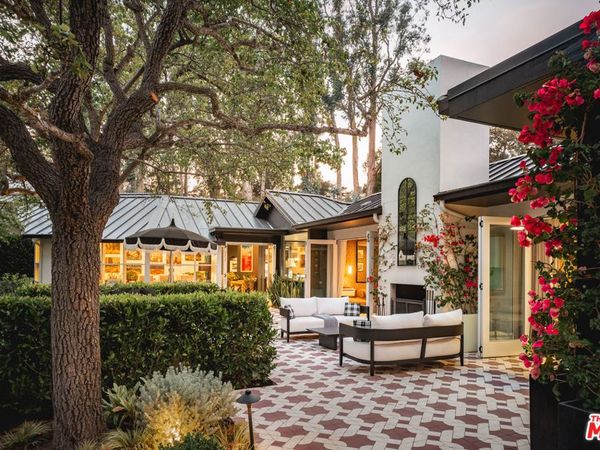 1381 E Valley Road, Santa Barbara, CA 93108