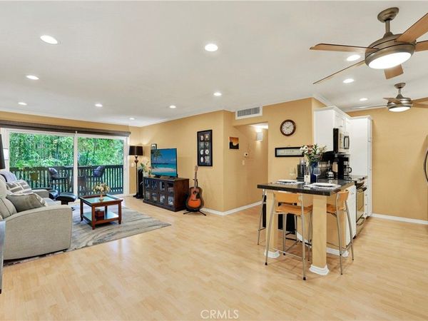 552 N Bellflower, Unit 303, Long Beach, CA 90814