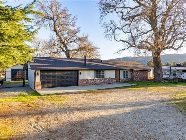 28050 Black Gold Way, Tehachapi, CA 93561