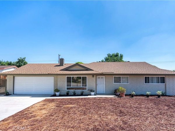 1460 N Towne, Claremont, CA 91711