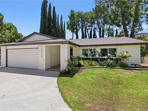 15369 Violetlane Way, Canyon Country, CA 91387