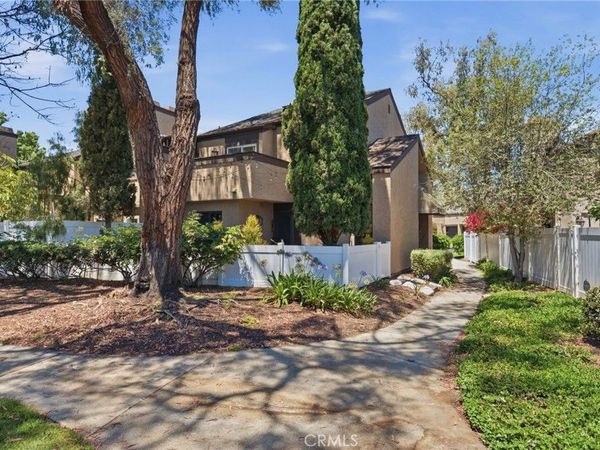 905 Hyde Court, Costa Mesa, CA 92626