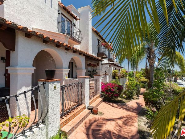 223 S Prospect Avenue, Unit 5, Redondo Beach, CA 90277