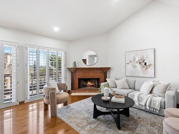 6998 Camino Degrazia, San Diego, CA 92111