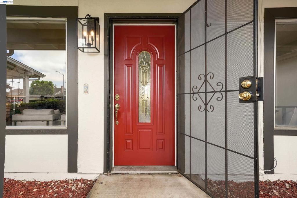 32466 Lake Berryessa Dr, Fremont, CA 94555 Main Photo