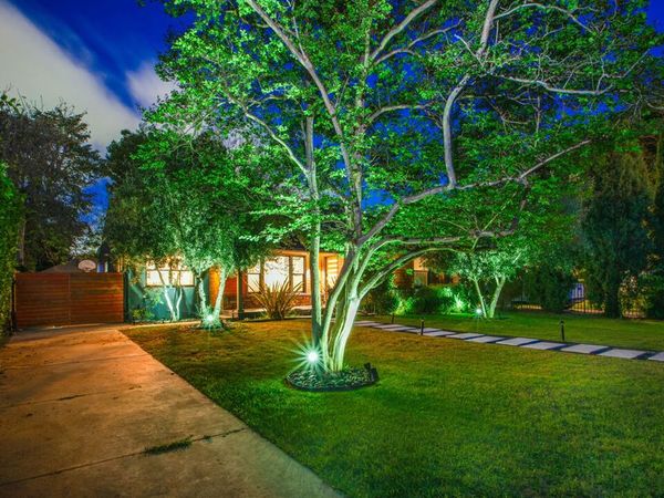 5518 Carpenter Avenue, Valley Village, CA 91607