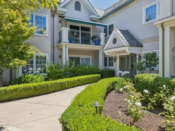 1 W Edith Avenue, Unit D125, Los Altos, CA 94022