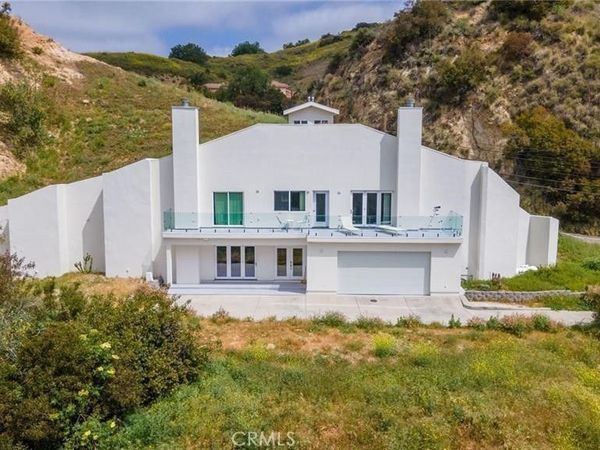 2411 N Topanga Canyon Boulevard, Topanga, CA 90290