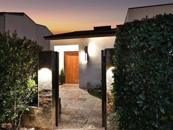 15059 Rayneta Drive, Sherman Oaks, CA 91403