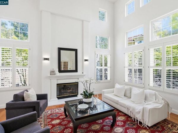 2151 Sky View Ct, Moraga, CA 94556